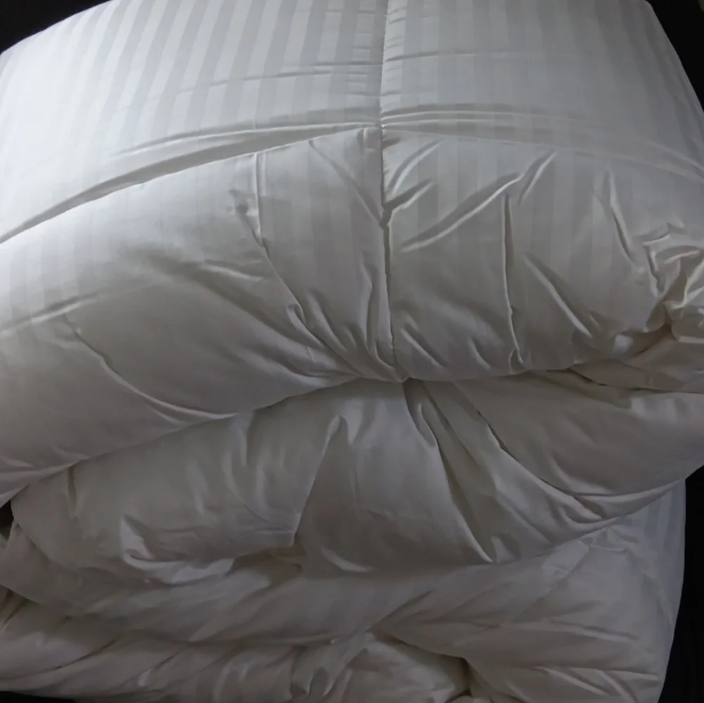 New Made For Westin Hotels & Resorts Down Alternative Duvet. Size Queen.